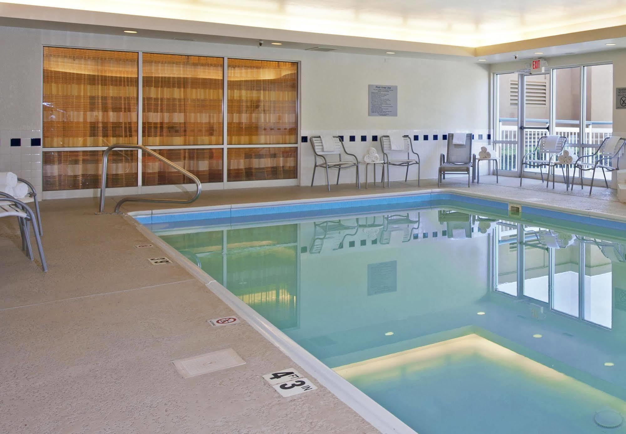 Fairfield Inn & Suites By Marriott Chicago Naperville Exterior photo